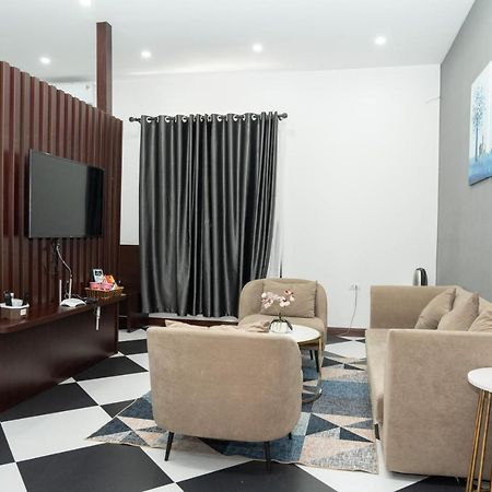Anh Anh Luxury Hotel Tuyen Quang Екстериор снимка