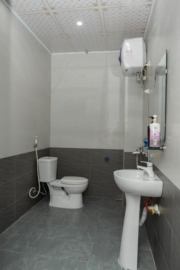 Anh Anh Luxury Hotel Tuyen Quang Екстериор снимка
